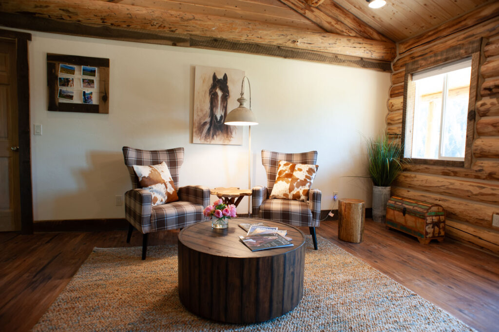 Lounge area in Bar W guest cabins