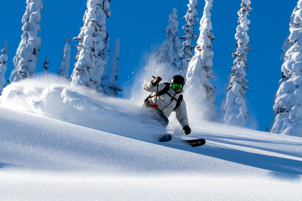GNPG guest carving fresh powder 
